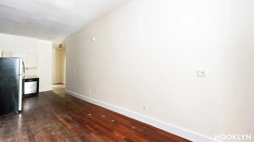2 Bed 1 Bath Contemporary High-Rise Condo in Brooklyn, NY - 3
