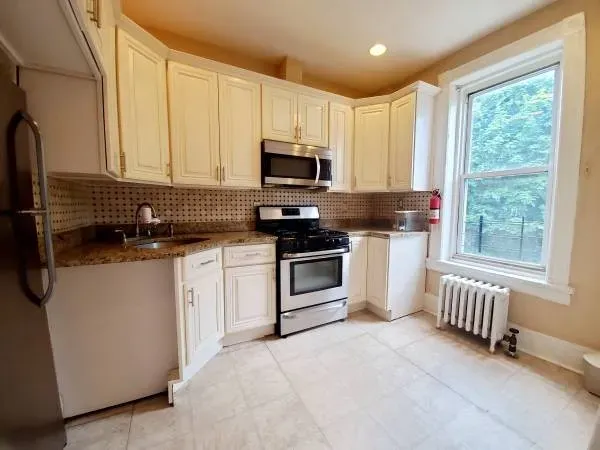 2 Bed 1 Bath Contemporary High-Rise Condo in Brooklyn, NY - 1