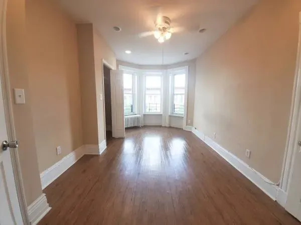 2 Bed 1 Bath Contemporary High-Rise Condo in Brooklyn, NY - 4