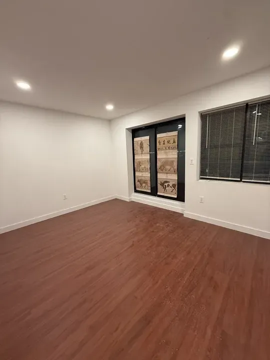 2 Bed 1 Bath Contemporary High-Rise Condo in Brooklyn, NY - 2