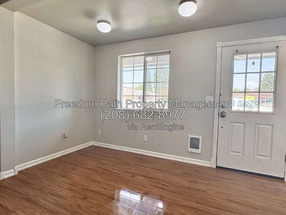 2 Bed 1 Bath Contemporary High-Rise Condo in Coeur d Alene, ID - 2