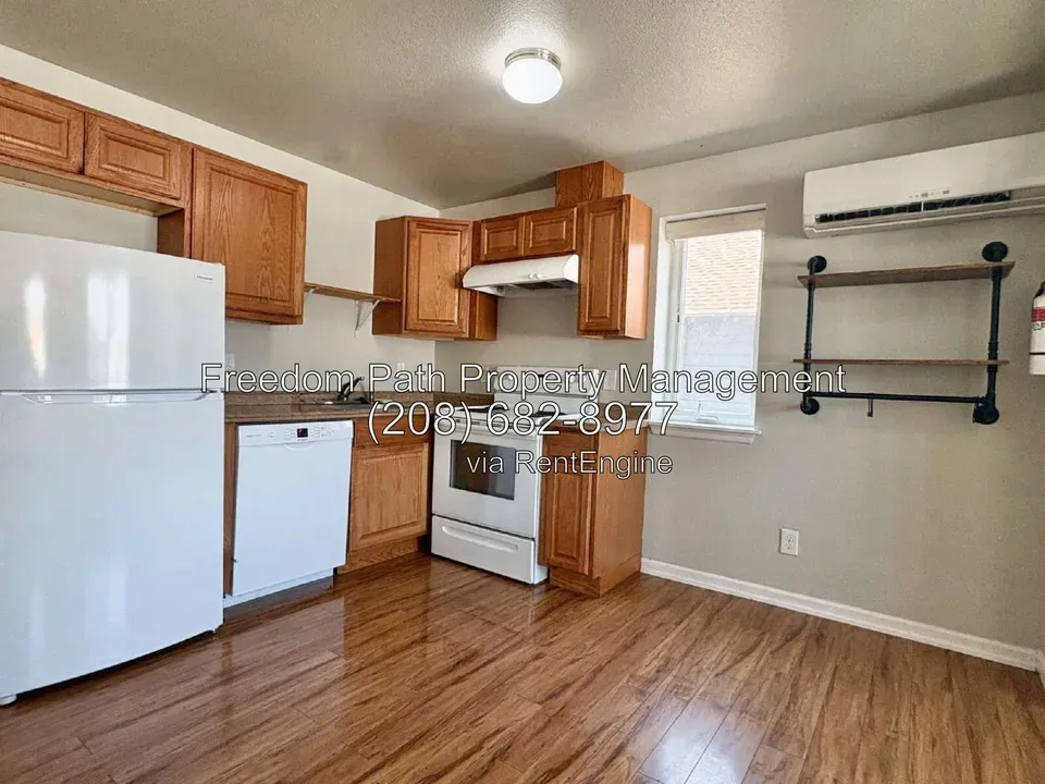 2 Bed 1 Bath Contemporary High-Rise Condo in Coeur d Alene, ID - 4