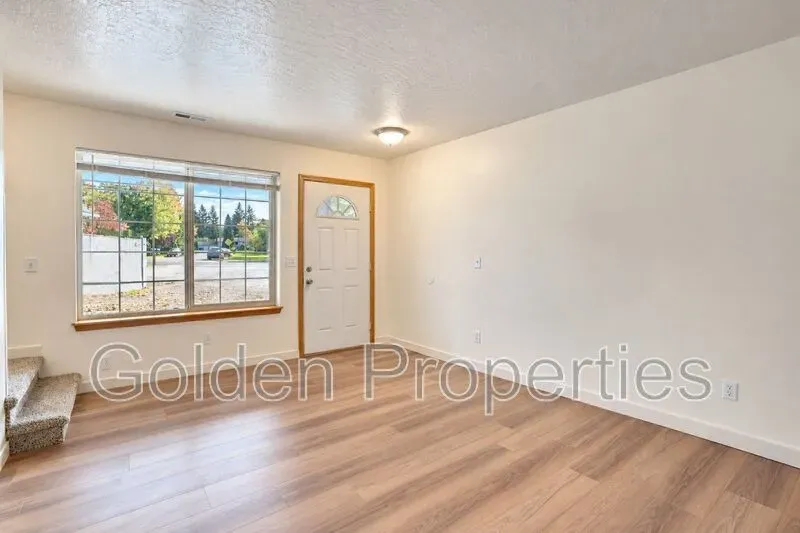 2 Bed 1 Bath Contemporary High-Rise Condo in Coeur d Alene, ID - 5