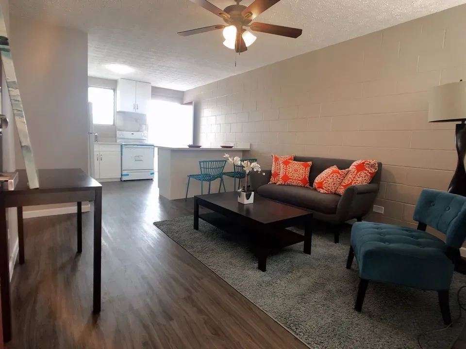 2 Bed 1 Bath Contemporary High-Rise Condo in Honolulu, HI - 3
