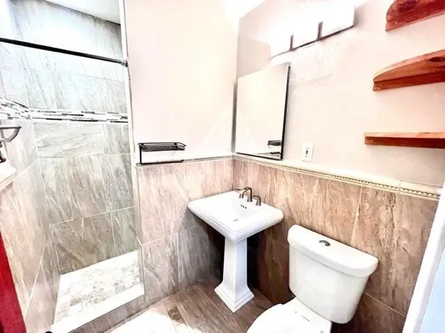 2 Bed 1 Bath Contemporary High-Rise Condo in Kansas City, KS - 5