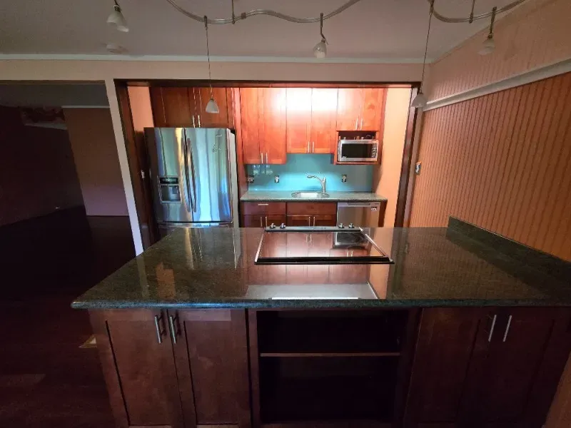 2 Bed 1 Bath Contemporary High-Rise Condo in Maui, HI - 3