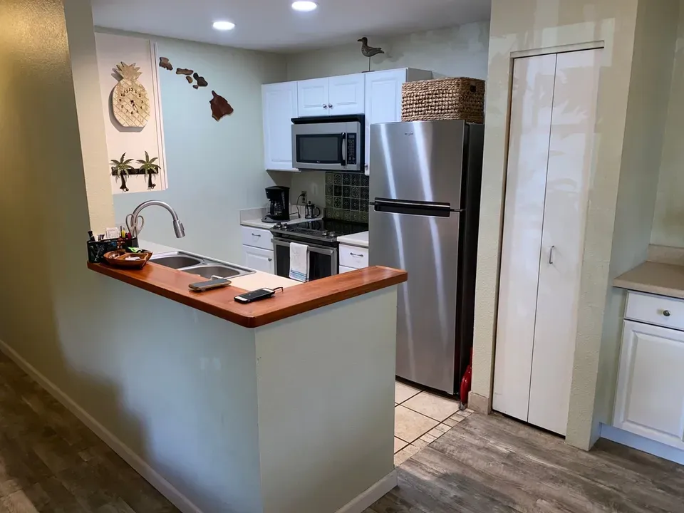 2 Bed 1 Bath Contemporary High-Rise Condo in Maui, HI - 1