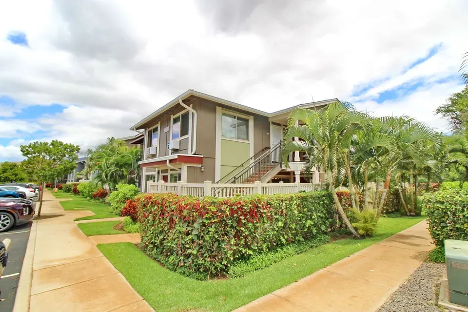 2 Bed 1 Bath Contemporary High-Rise Condo in Maui, HI - 1