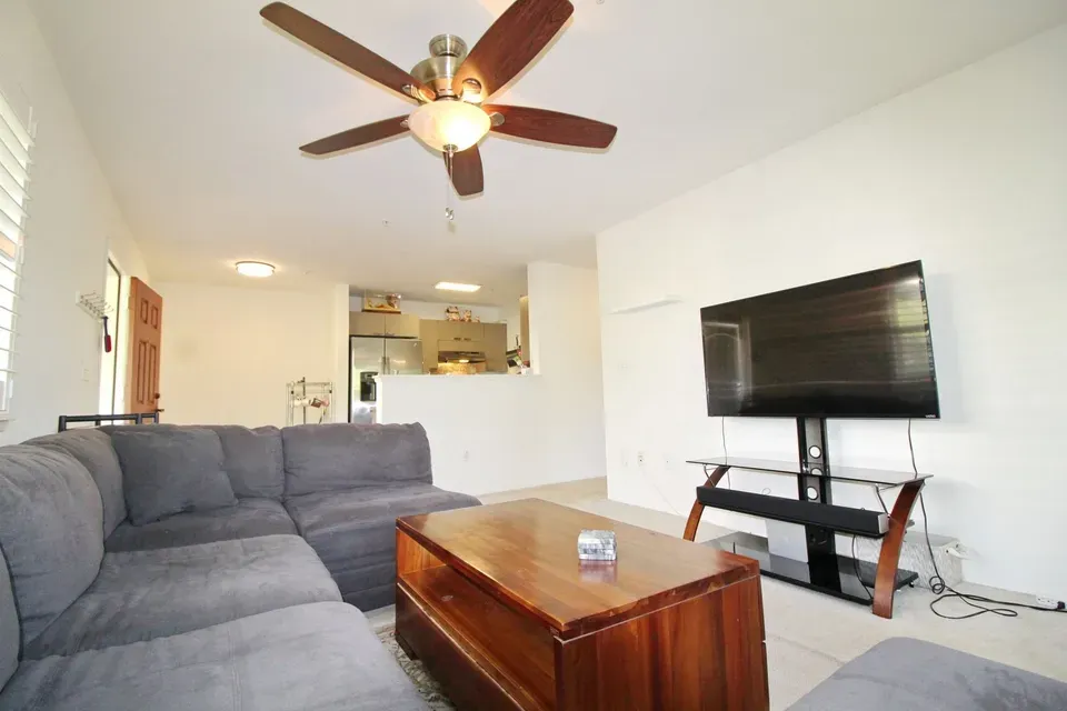 2 Bed 1 Bath Contemporary High-Rise Condo in Maui, HI - 5