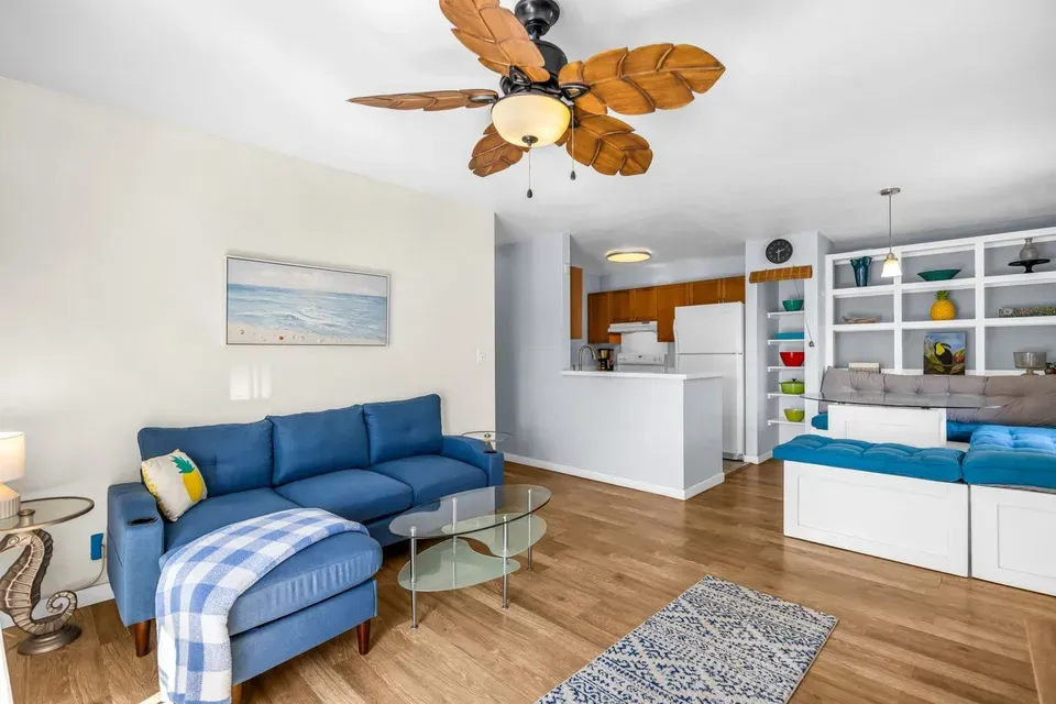 2 Bed 1 Bath Contemporary High-Rise Condo in Maui, HI - 4