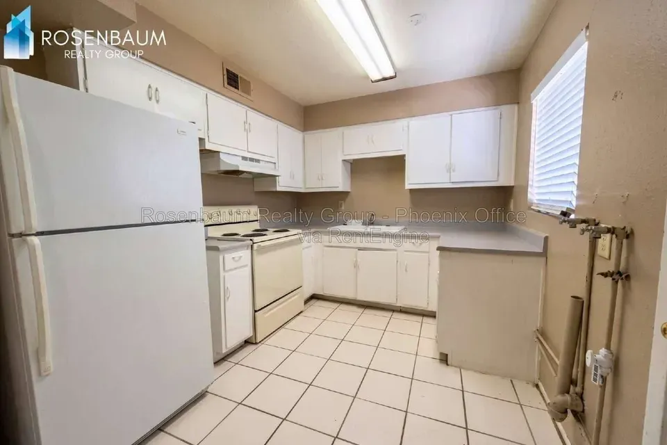2 Bed 1 Bath Contemporary High-Rise Condo in Mesa, AZ - 4