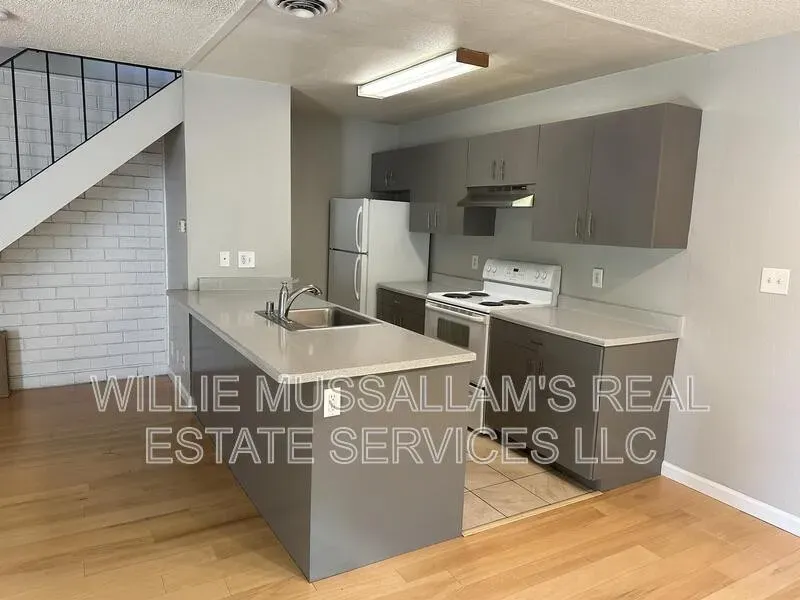 2 Bed 1 Bath Contemporary High-Rise Condo in Modesto, CA - 4