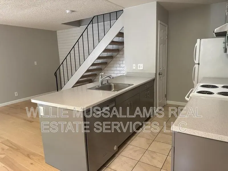 2 Bed 1 Bath Contemporary High-Rise Condo in Modesto, CA - 5