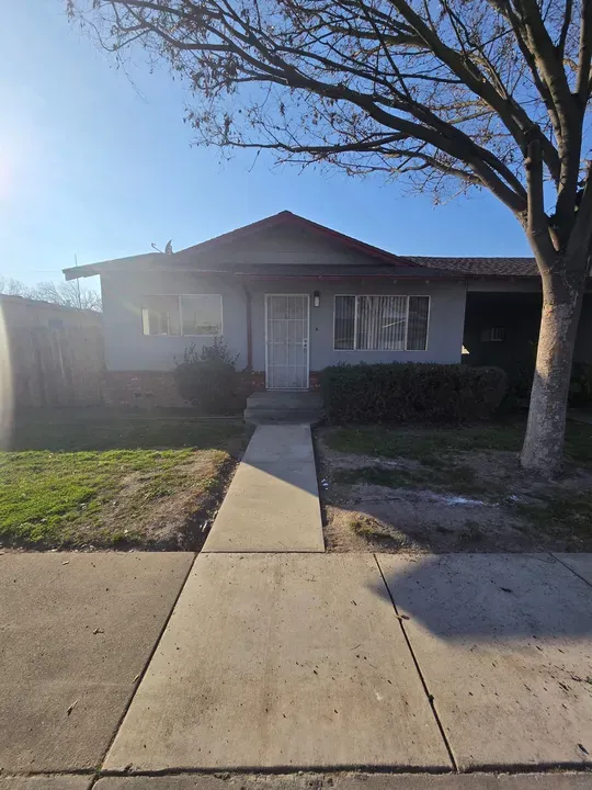 2 Bed 1 Bath Contemporary High-Rise Condo in Modesto, CA