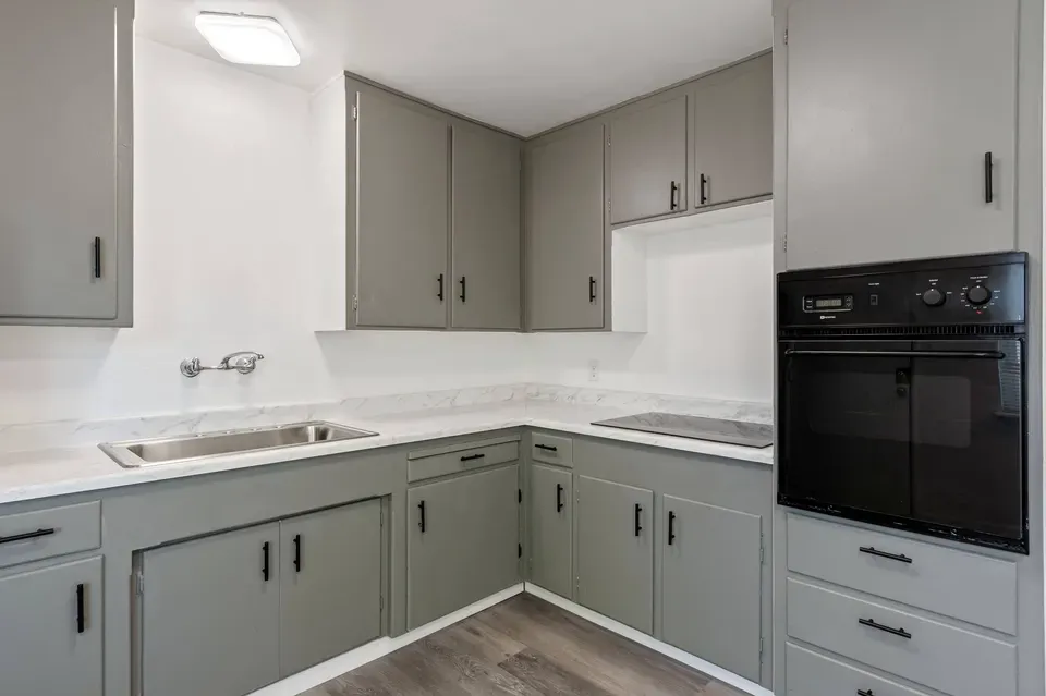 2 Bed 1 Bath Contemporary High-Rise Condo in Modesto, CA - 3