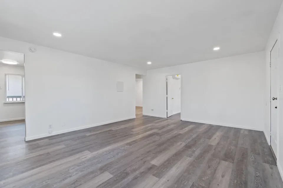 2 Bed 1 Bath Contemporary High-Rise Condo in Modesto, CA - 5