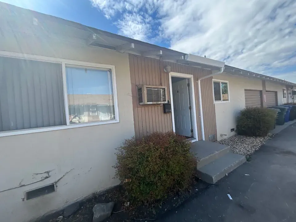 2 Bed 1 Bath Contemporary High-Rise Condo in Modesto, CA