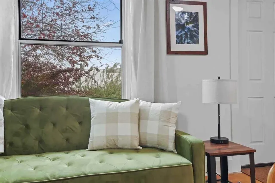 2 Bed 1 Bath Contemporary High-Rise Condo in Nampa, ID - 5