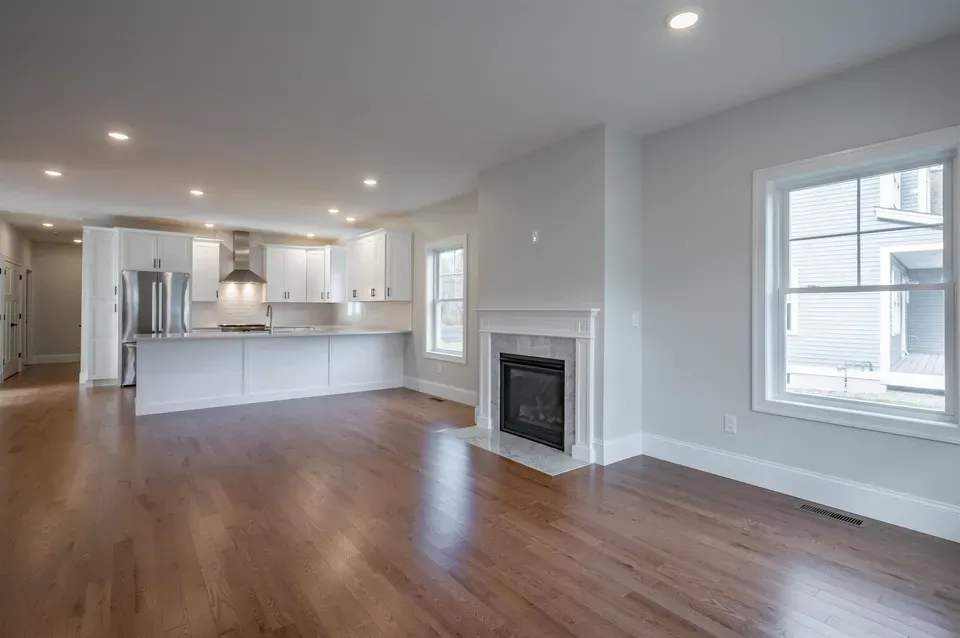 2 Bed 1 Bath Contemporary High-Rise Condo in Nashua, NH - 4