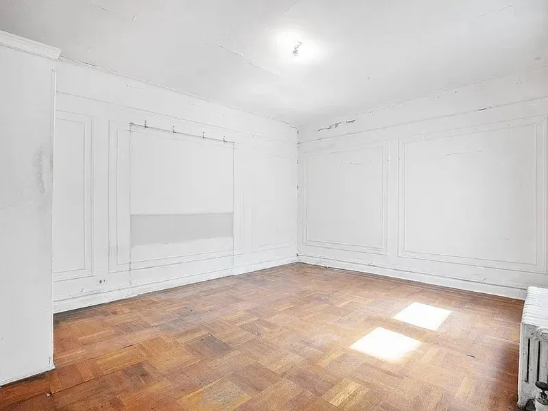 2 Bed 1 Bath Contemporary High-Rise Condo in New York, NY - 2