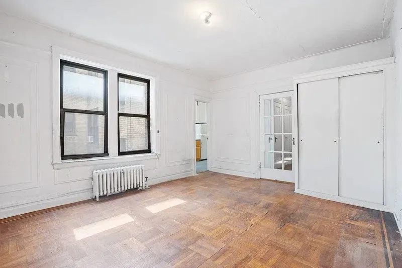 2 Bed 1 Bath Contemporary High-Rise Condo in New York, NY - 4