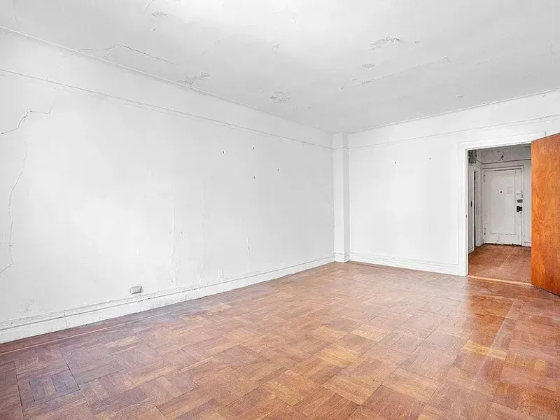 2 Bed 1 Bath Contemporary High-Rise Condo in New York, NY - 5