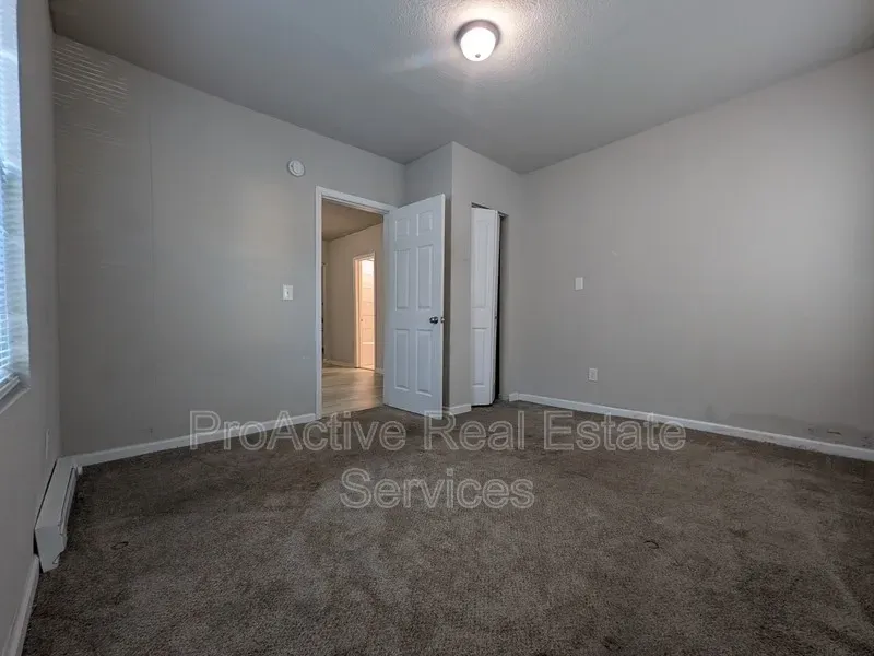 2 Bed 1 Bath Contemporary High-Rise Condo in Norfolk, VA - 4