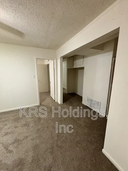 2 Bed 1 Bath Contemporary High-Rise Condo in Norfolk, VA - 5