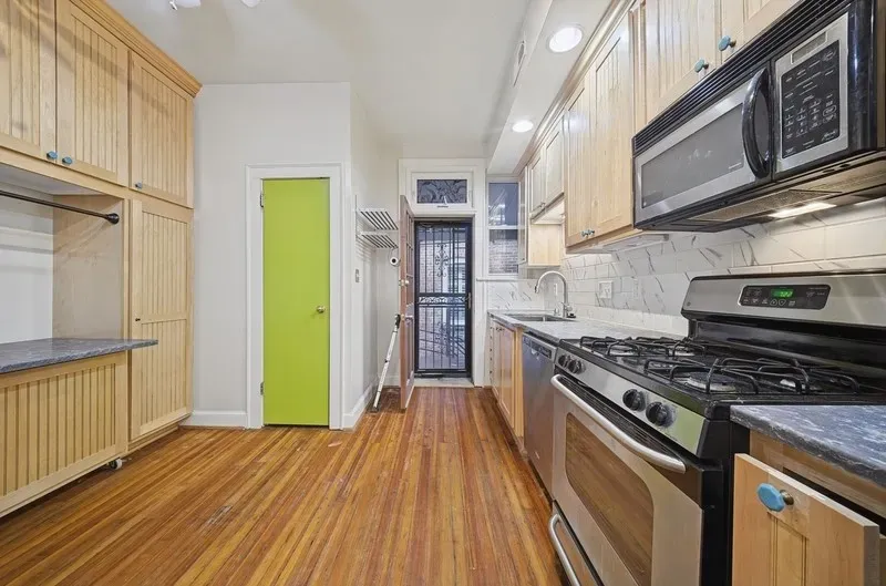 2 Bed 1 Bath Contemporary High-Rise Condo in Norfolk, VA - 2