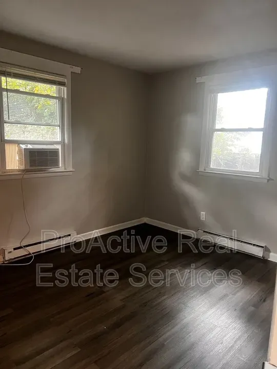 2 Bed 1 Bath Contemporary High-Rise Condo in Norfolk, VA - 5