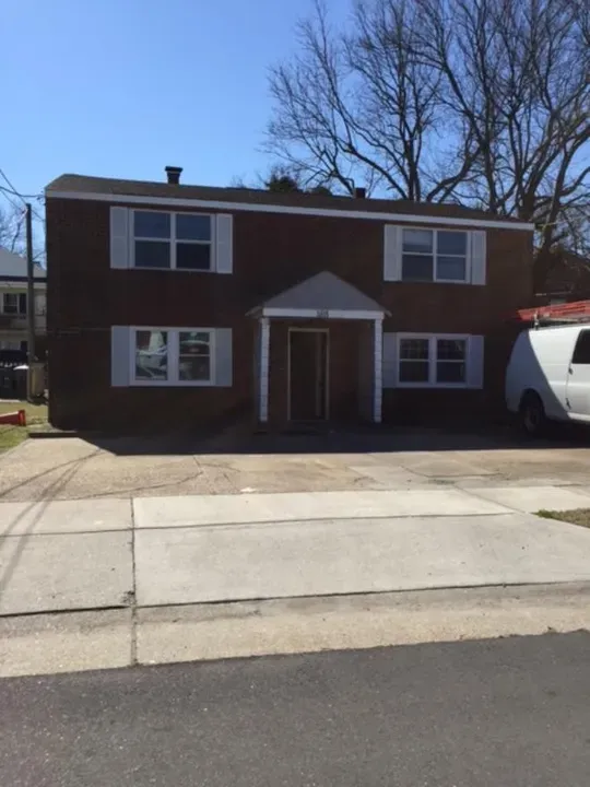 2 Bed 1 Bath Contemporary High-Rise Condo in Norfolk, VA