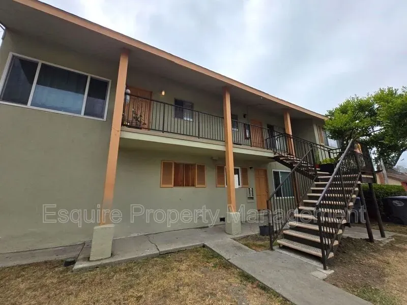 2 Bed 1 Bath Contemporary High-Rise Condo in Oxnard, CA - 4