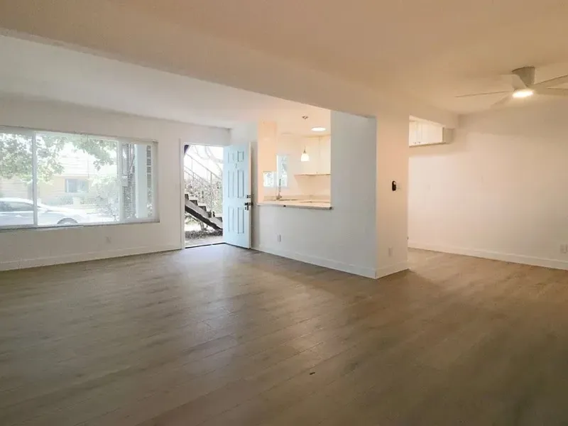 2 Bed 1 Bath Contemporary High-Rise Condo in Oxnard, CA - 3