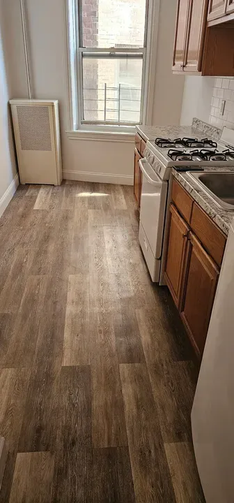 2 Bed 1 Bath Contemporary High-Rise Condo in Queens, NY - 3