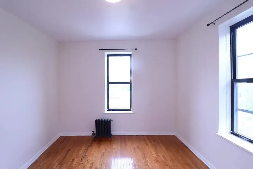 2 Bed 1 Bath Contemporary High-Rise Condo in Queens, NY - 2