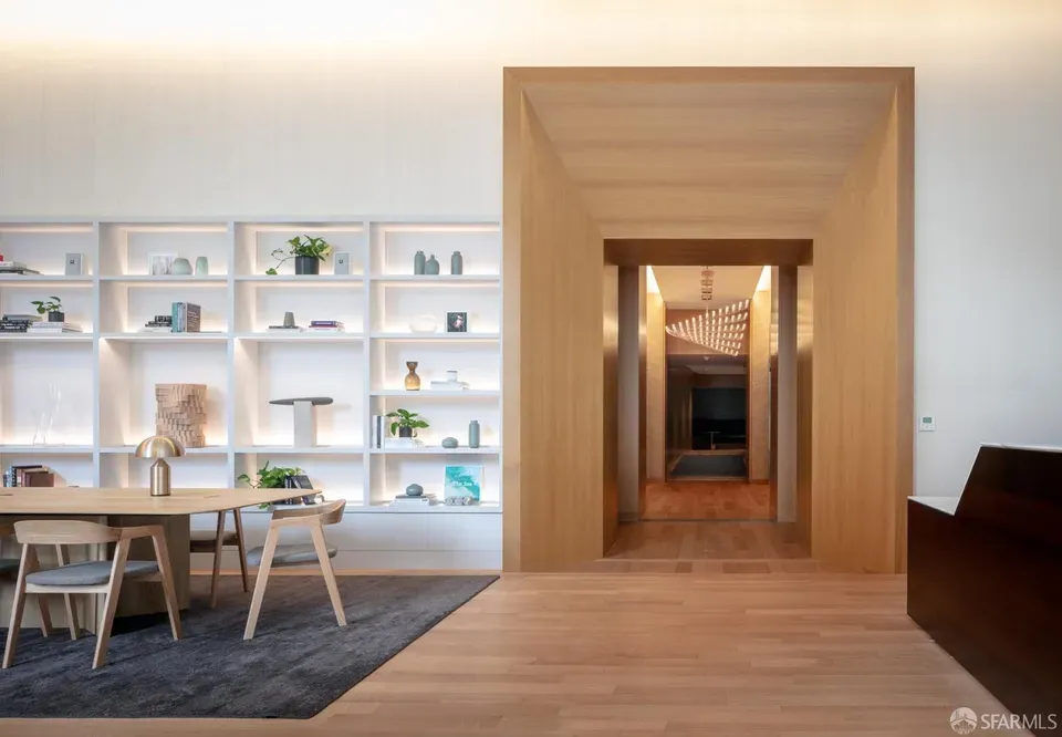 2 Bed 1 Bath Contemporary High-Rise Condo in San Francisco, CA - 3