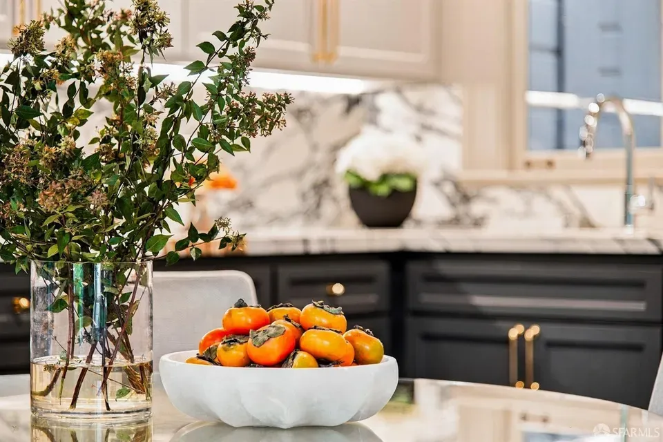 2 Bed 1 Bath Contemporary High-Rise Condo in San Francisco, CA - 3