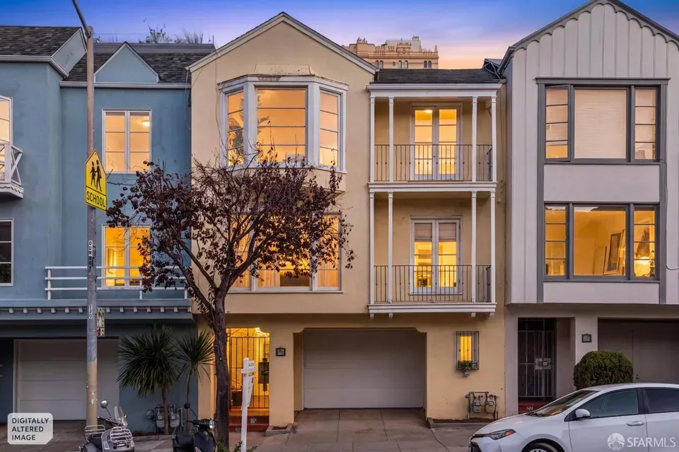 2 Bed 1 Bath Contemporary High-Rise Condo in San Francisco, CA - 2