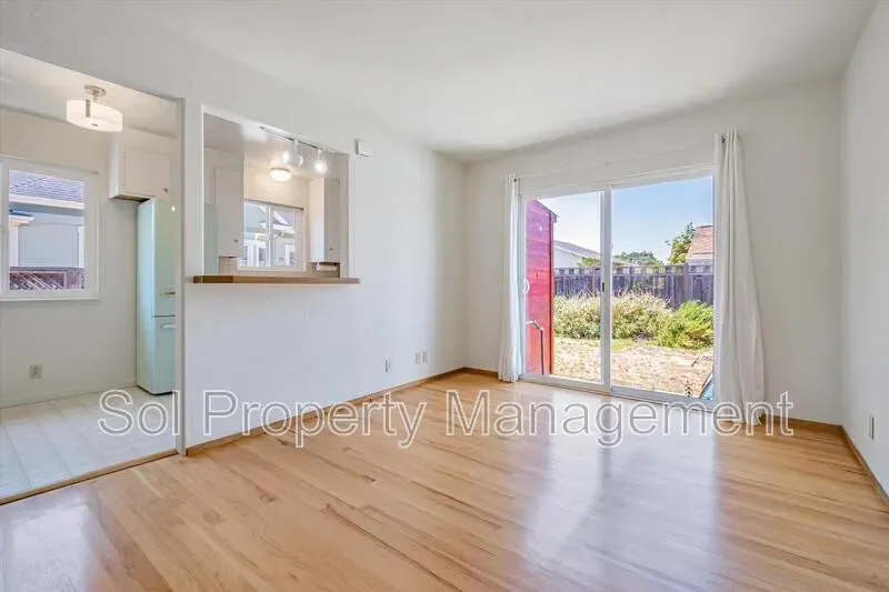 2 Bed 1 Bath Contemporary High-Rise Condo in Santa Cruz, CA - 4