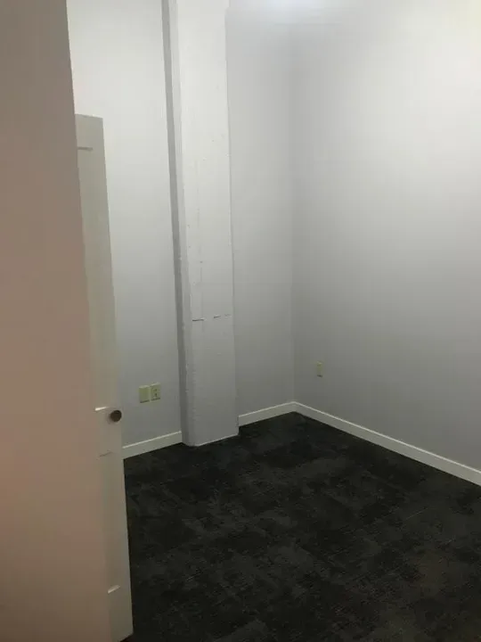 2 Bed 1 Bath Contemporary High-Rise Condo in Topeka, KS - 5