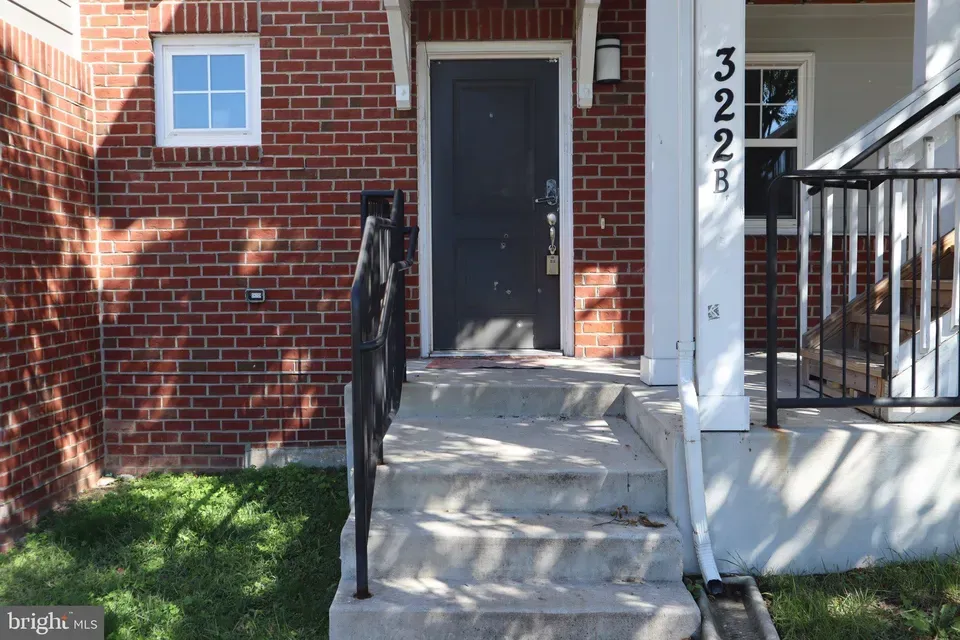2 Bed 1 Bath Contemporary High-Rise Condo in Washington, DC