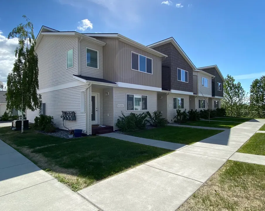 2 Bed 1 Bath Contemporary Multi-Level Townhome in Anchorage, AK - 1