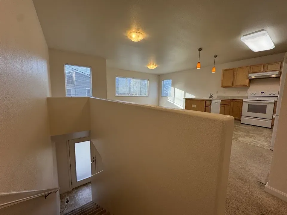 2 Bed 1 Bath Contemporary Multi-Level Townhome in Anchorage, AK - 5