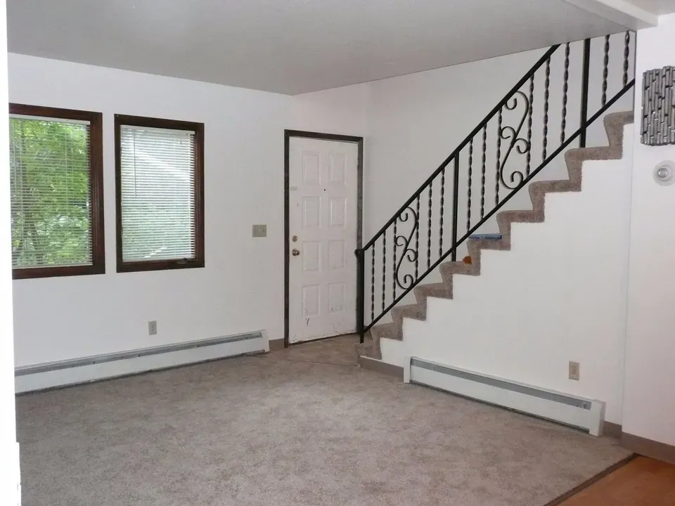 2 Bed 1 Bath Contemporary Multi-Level Townhome in Anchorage, AK - 2