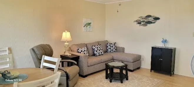 2 Bed 1 Bath Contemporary Multi-Level Townhome in Hilo, HI