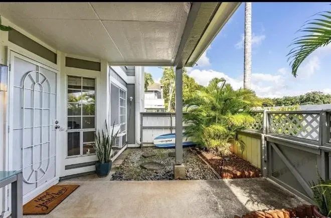 2 Bed 1 Bath Contemporary Multi-Level Townhome in Honolulu, HI - 2