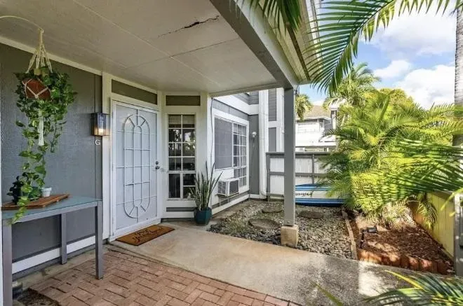 2 Bed 1 Bath Contemporary Multi-Level Townhome in Honolulu, HI - 3
