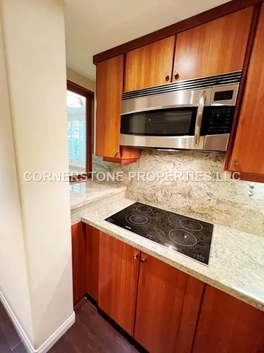 2 Bed 1 Bath Contemporary Multi-Level Townhome in Honolulu, HI - 2