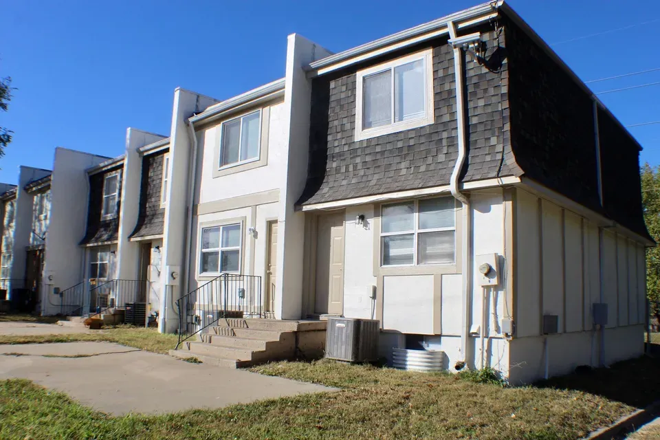 2 Bed 1 Bath Contemporary Multi-Level Townhome in Kansas City, KS