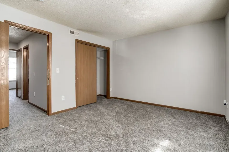 2 Bed 1 Bath Contemporary Multi-Level Townhome in Kansas City, KS - 5